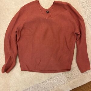 Uniqlo V-Neck Coral Sweater